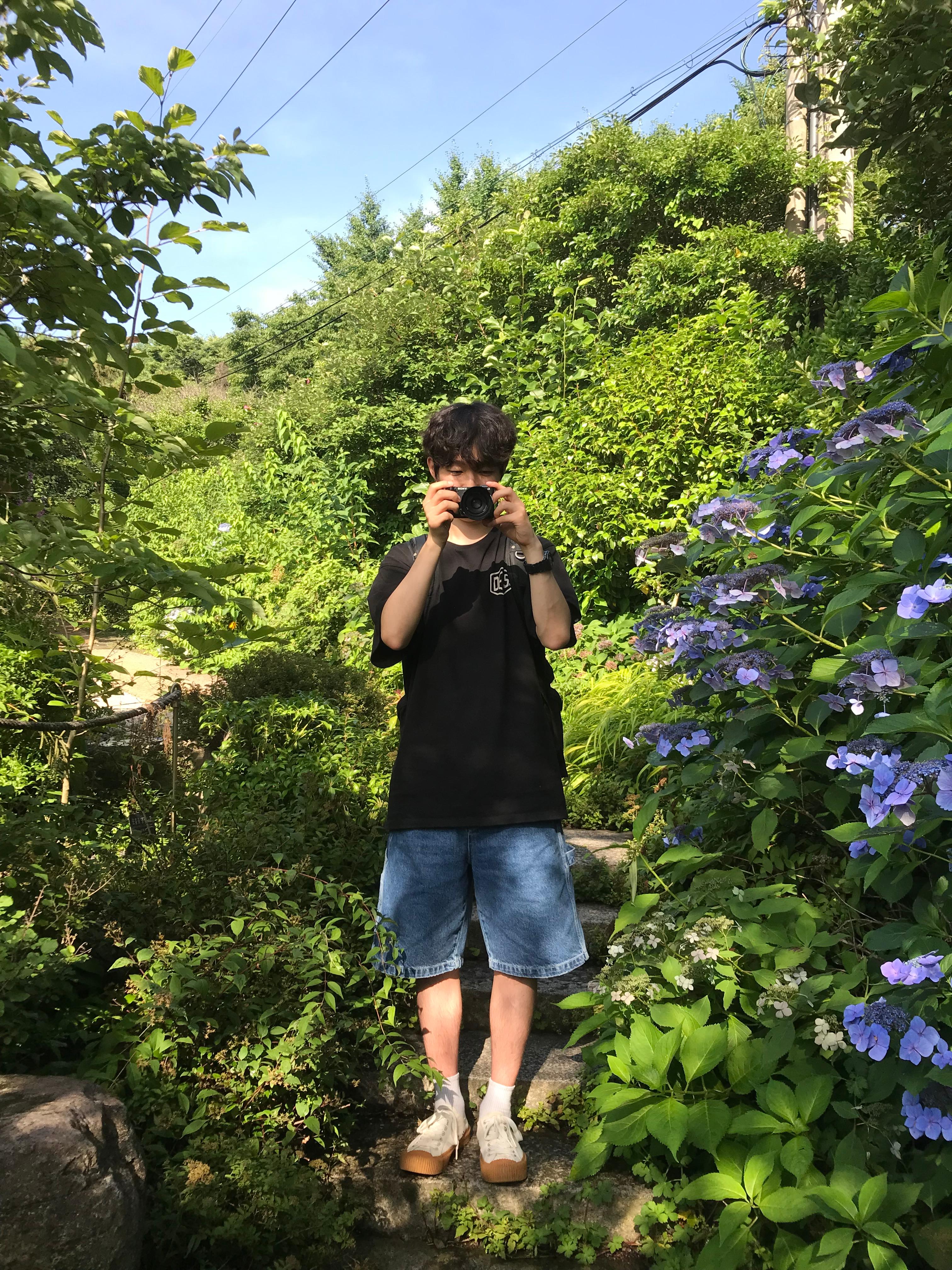 경고한다